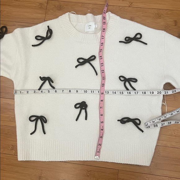 NWT Luna Ivy Bow Sweater - Picture 7 of 9